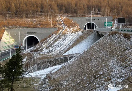 陕西108国道土地岭隧道